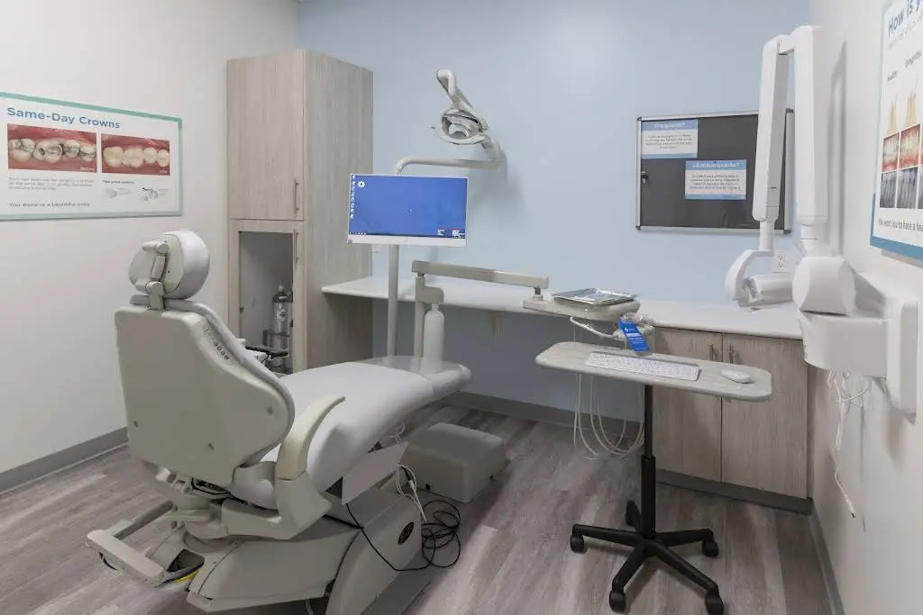 Chelmsford Modern Dentistry - Professional dental clinic exterior with modern facilities