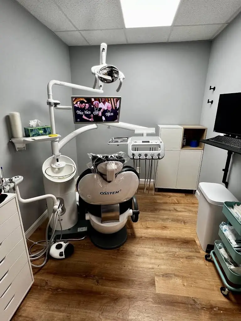 Roxbury Dental @Dudley