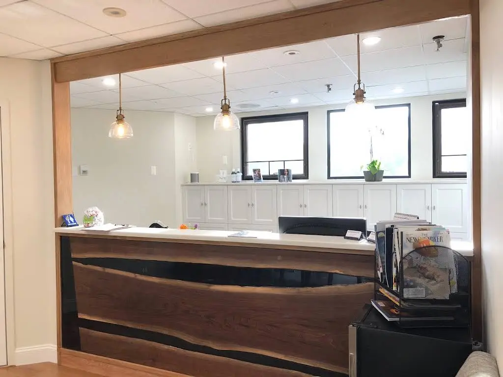 209 Brookline Dental - Professional dental clinic exterior with modern facilities