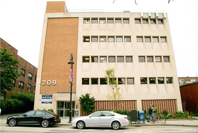 Brookline Smile Artists - Professional dental clinic exterior with modern facilities