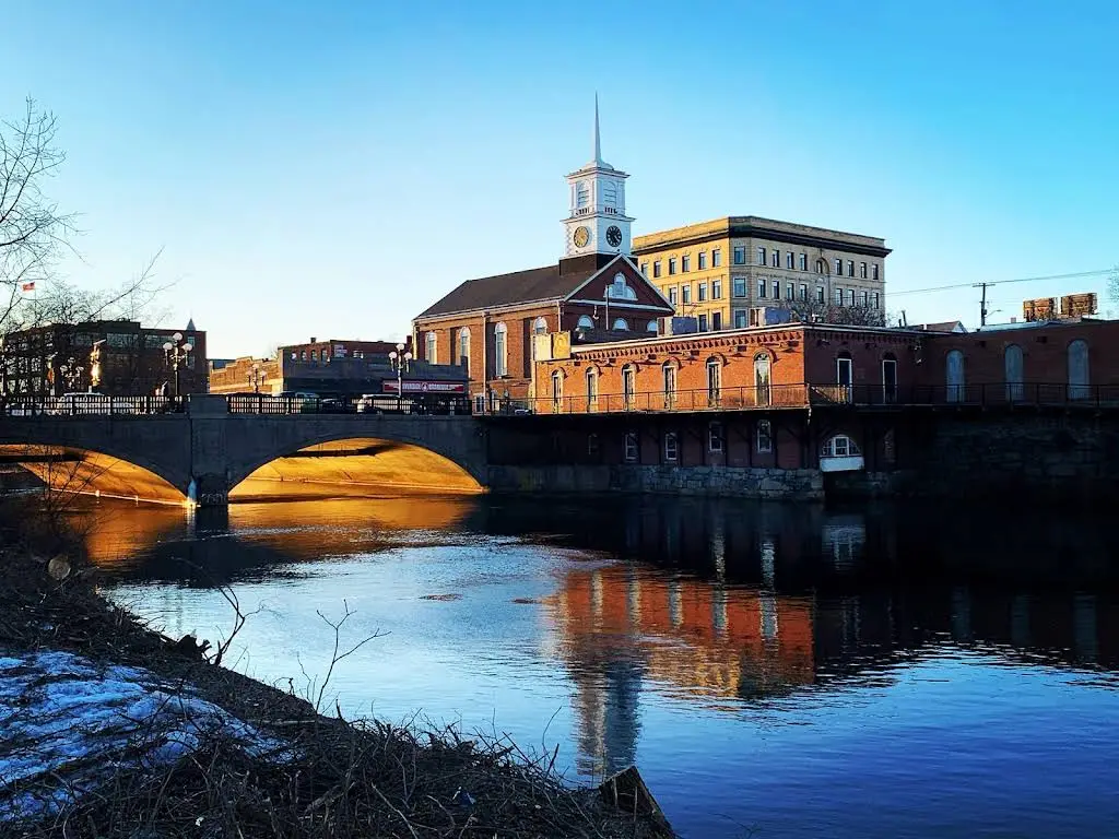 Nashua Riverfront Dentistry - Professional dental clinic exterior with modern facilities