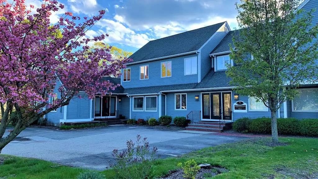 Hingham Dental Associates - Professional dental clinic exterior with modern facilities