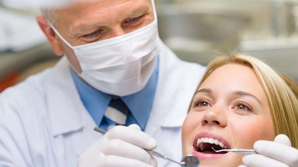 Lowell Endodontics - Professional dental clinic exterior with modern facilities