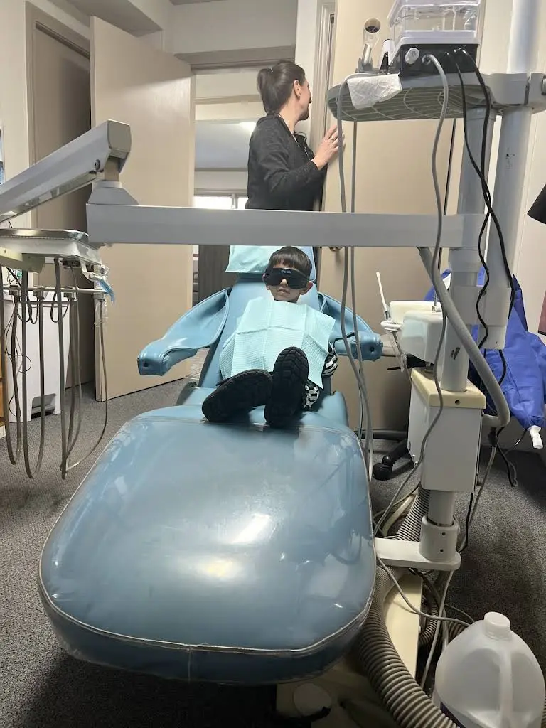 Arlington Dental Building - Professional dental clinic exterior with modern facilities