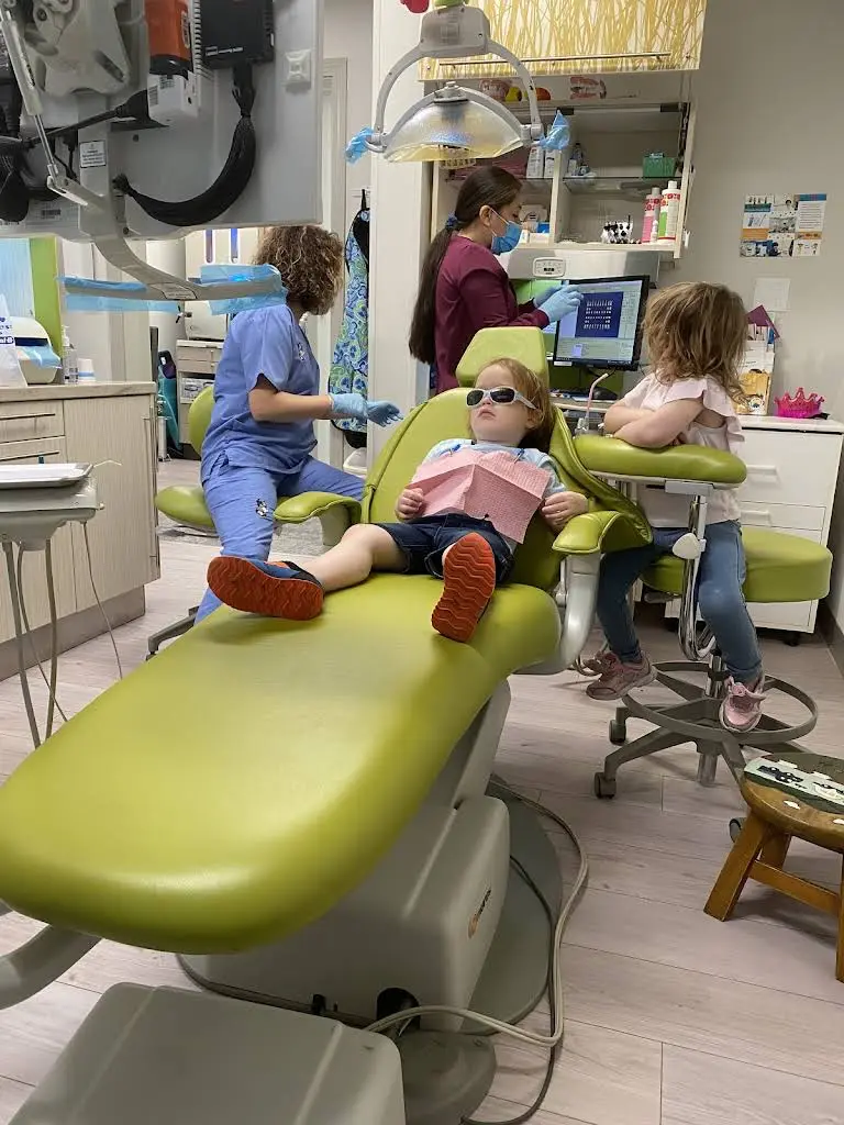 Children's Dental Care - Professional dental clinic exterior with modern facilities