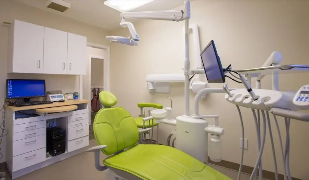 Redstone Dental Center - Professional dental clinic exterior with modern facilities