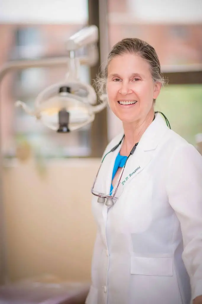 Diane Bonanni, D.M.D. - Stoneham Family and Cosmetic Dentistry - Professional dental clinic exterior with modern facilities