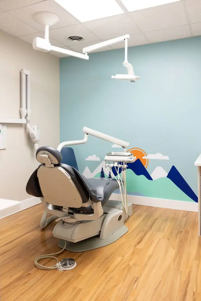 Windham Kids Pediatric Dentistry - Professional dental clinic exterior with modern facilities