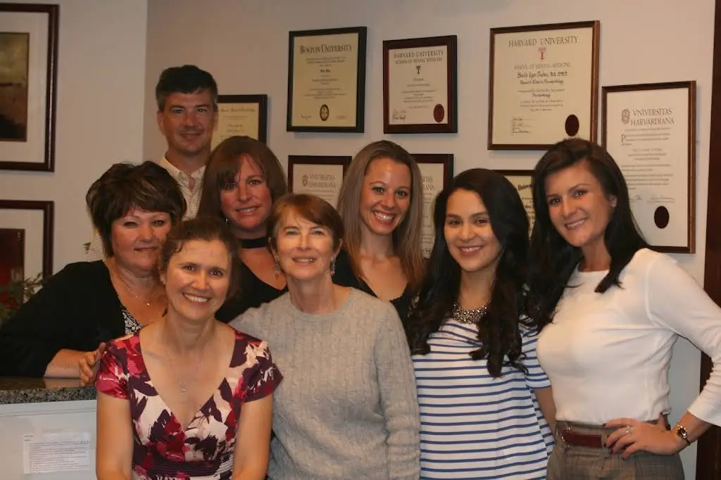 Andover Periodontics - Professional dental clinic exterior with modern facilities
