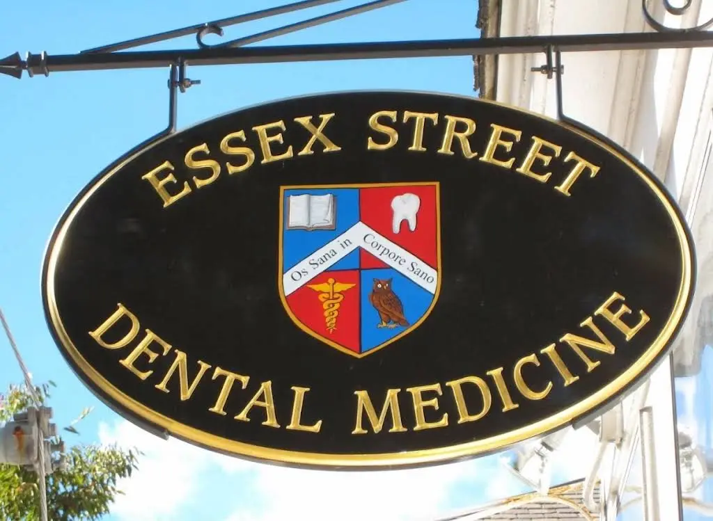 Essex Street Dental Medicine - Professional dental clinic exterior with modern facilities