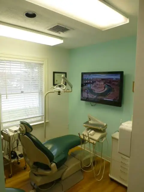 Amity Dental - Professional dental clinic exterior with modern facilities