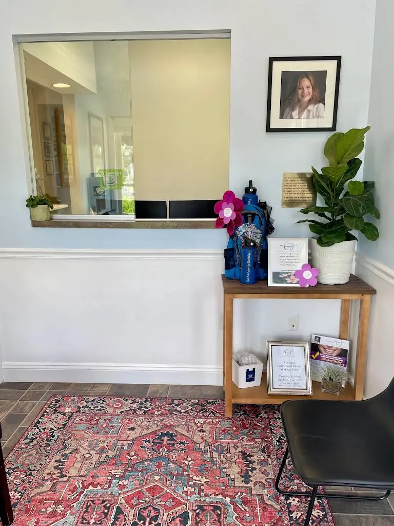 Deerfield Family Dentistry - Professional dental clinic exterior with modern facilities