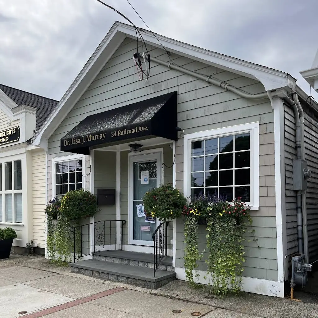 Lisa J. Murray, DMD - Professional dental clinic exterior with modern facilities