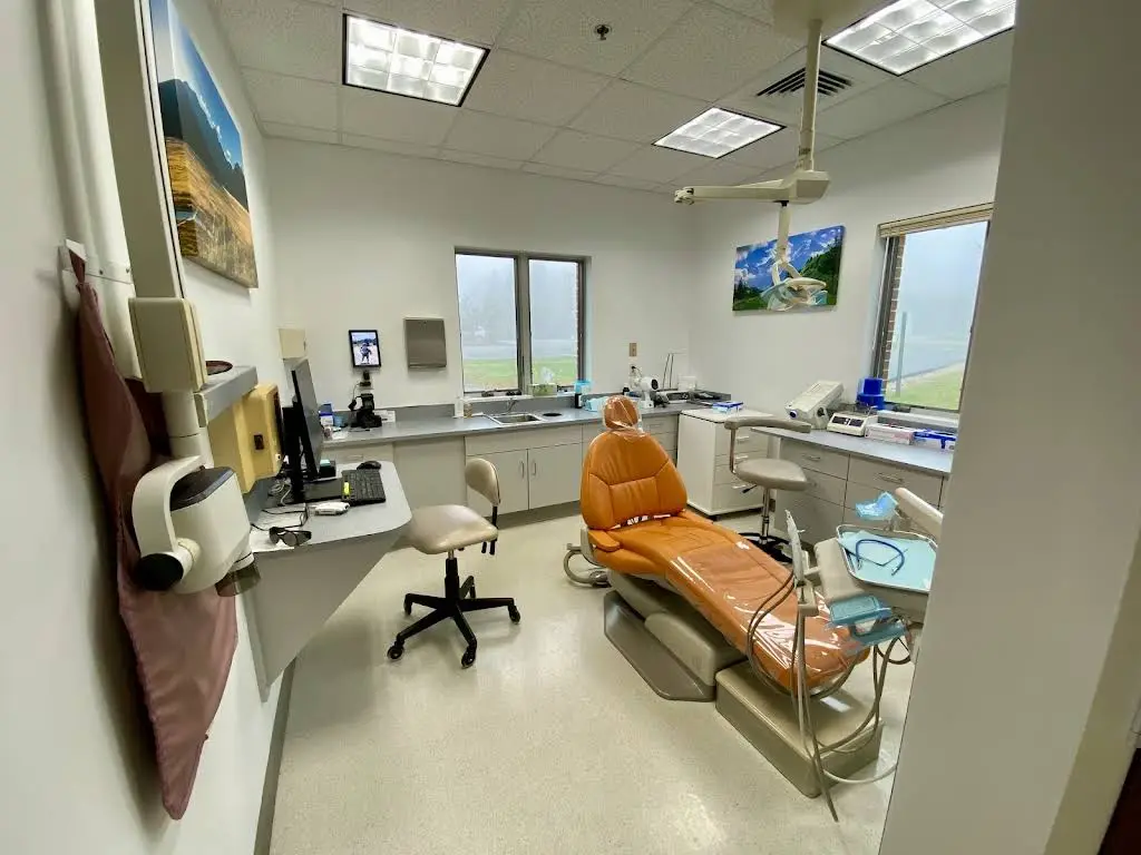 Getchell Dental - Professional dental clinic exterior with modern facilities