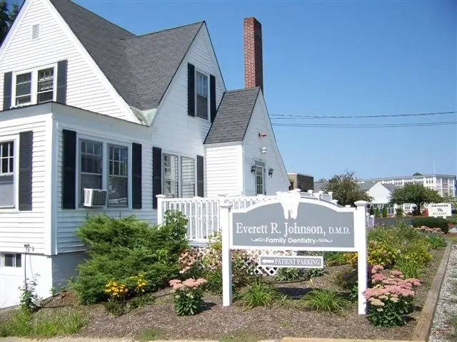 Everett R. Johnson, DMD, pllc - Professional dental clinic exterior with modern facilities