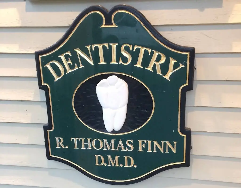 Finn & Finn Beautiful Smiles - Professional dental clinic exterior with modern facilities