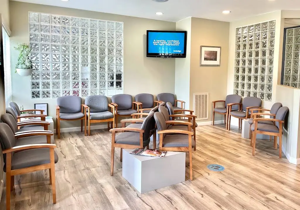 Teguis Orthodontics - Professional dental clinic exterior with modern facilities