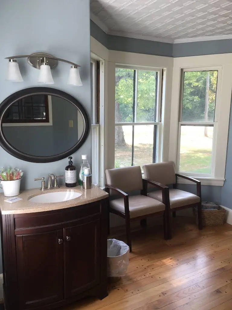 White Mountain Orthodontics - Professional dental clinic exterior with modern facilities