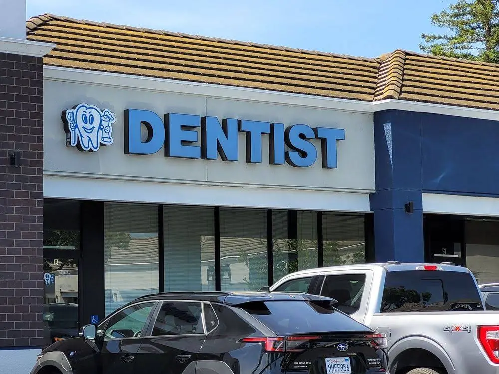 Jade River Dental - Professional dental clinic exterior with modern facilities