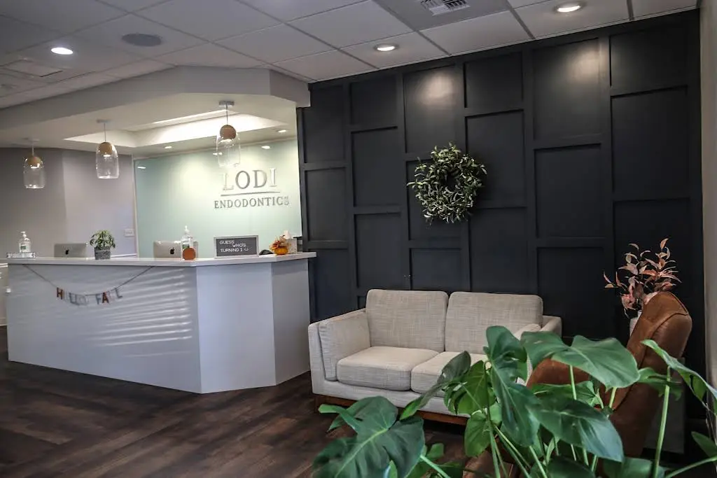 Lodi Endodontics - Professional dental clinic exterior with modern facilities