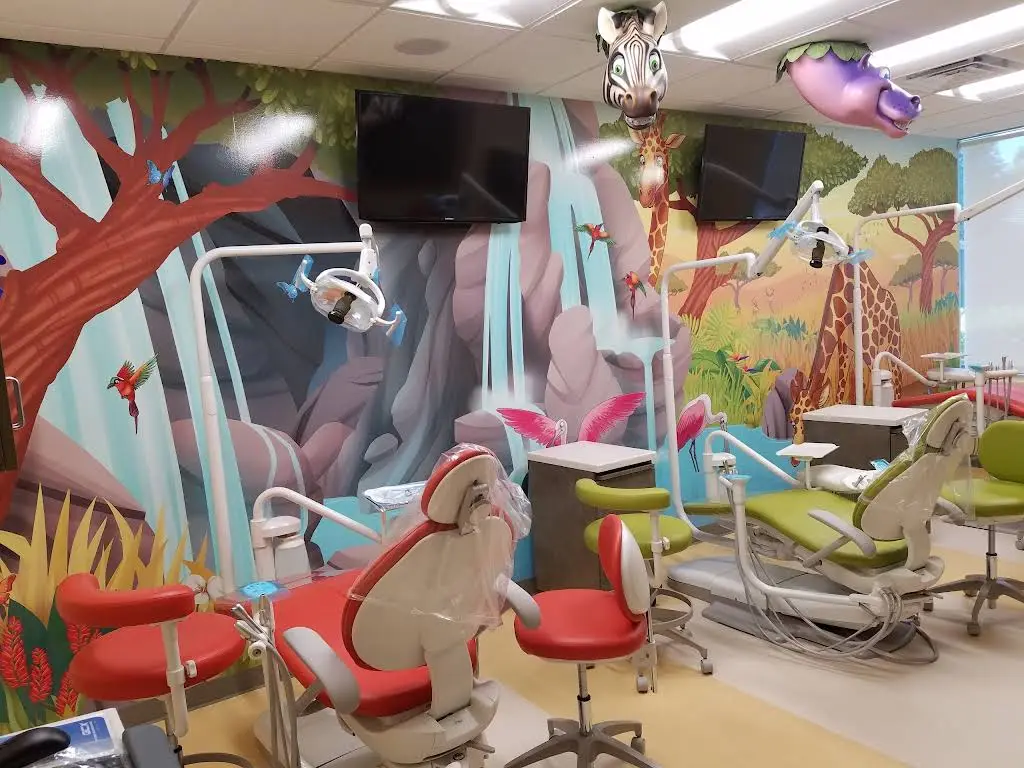 Elk Grove Kids Dentist & Orthodontics - Professional dental clinic exterior with modern facilities