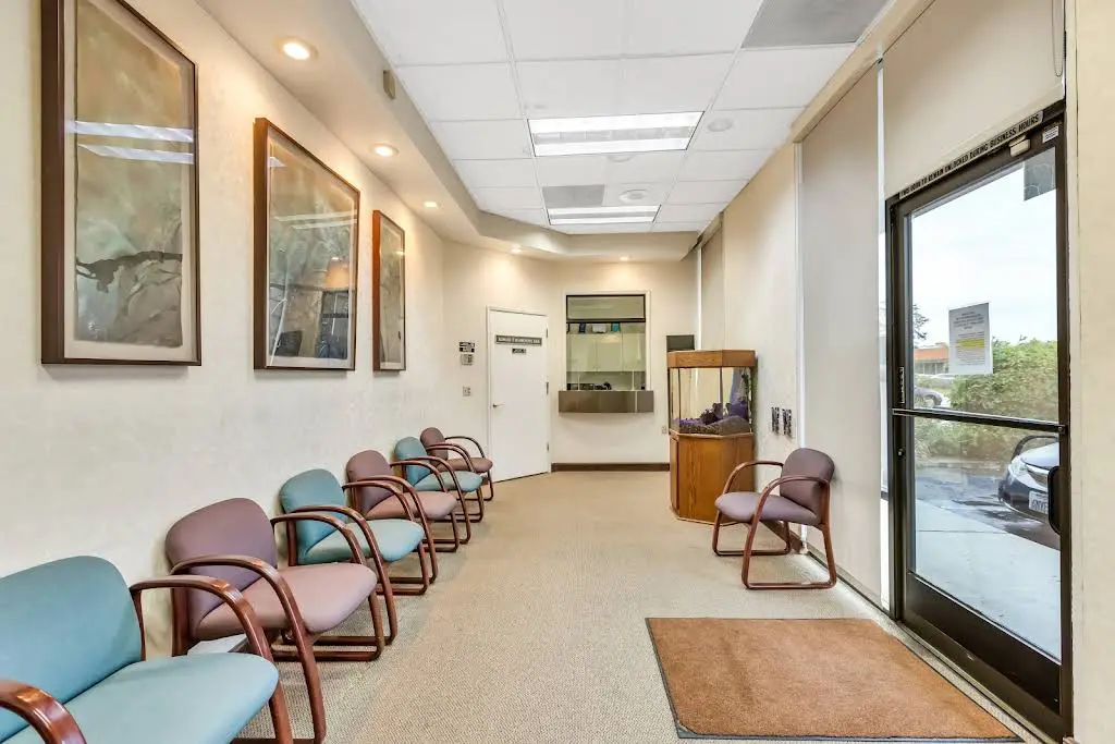 Ronald T Blanchette DDS - Professional dental clinic exterior with modern facilities