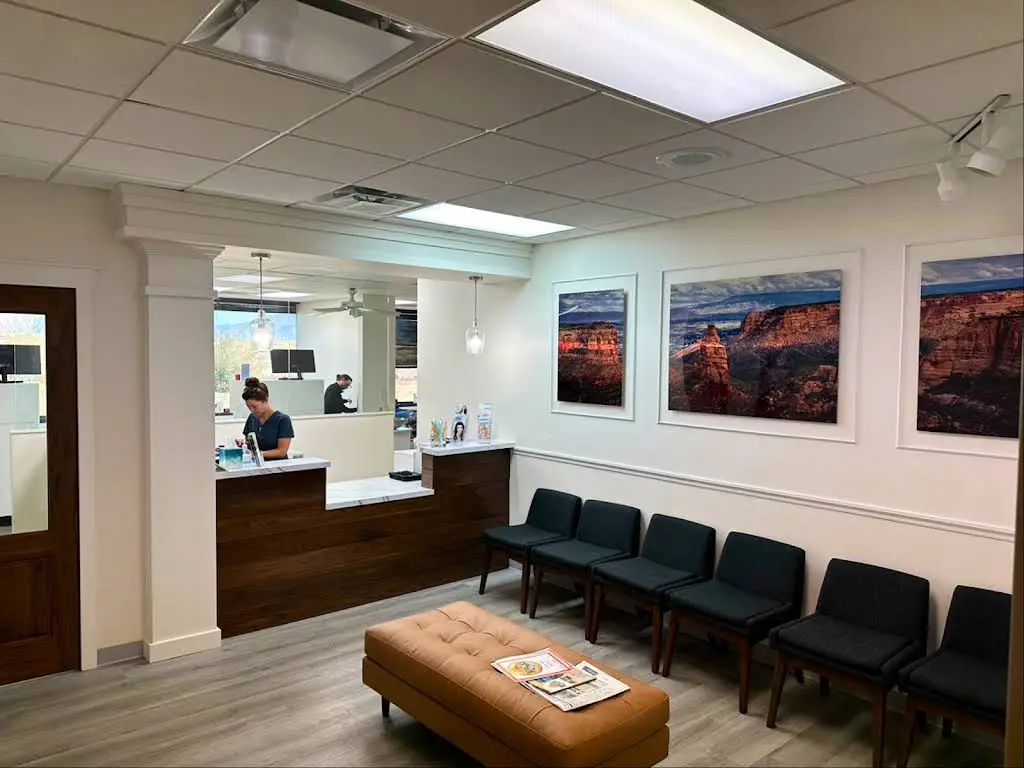 Horizon Dental Care | Bob Johnson, DDS - Professional dental clinic exterior with modern facilities