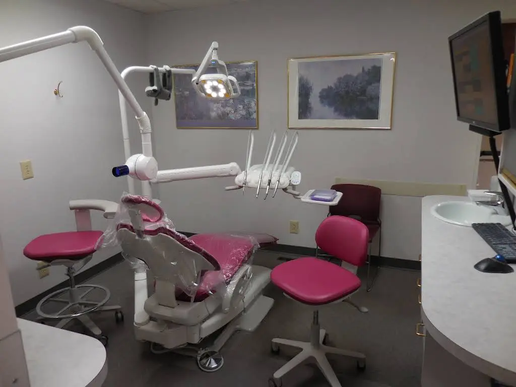 Bradley Braasch Family Dentistry - Professional dental clinic exterior with modern facilities
