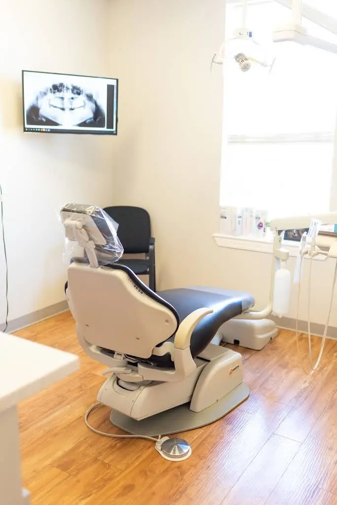 Tecumseh Family Dentistry - Professional dental clinic exterior with modern facilities