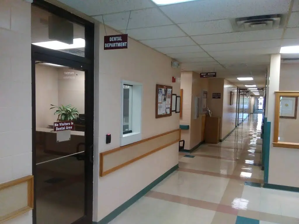 Wewoka Indian Health Center - Professional dental clinic exterior with modern facilities