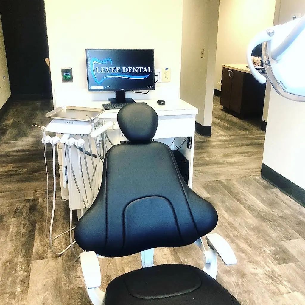 Levee Dental