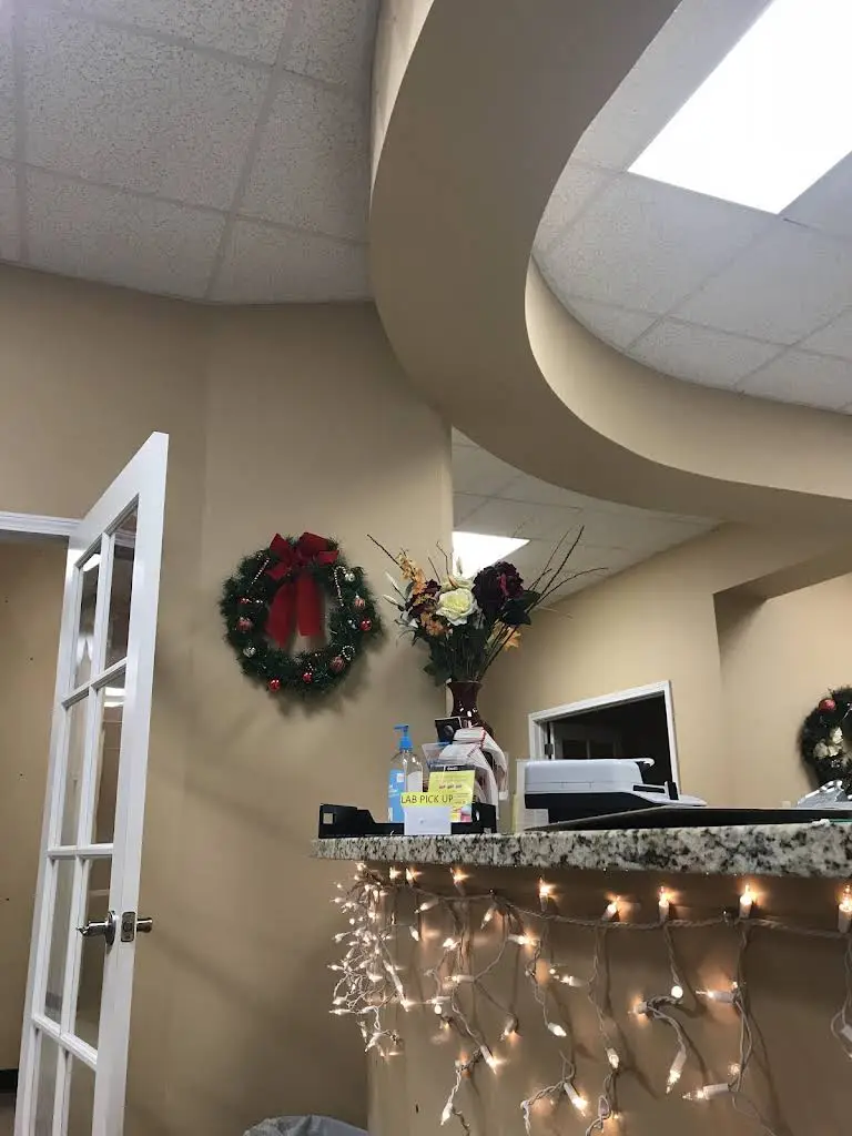 Digmon Family Dentistry - Professional dental clinic exterior with modern facilities