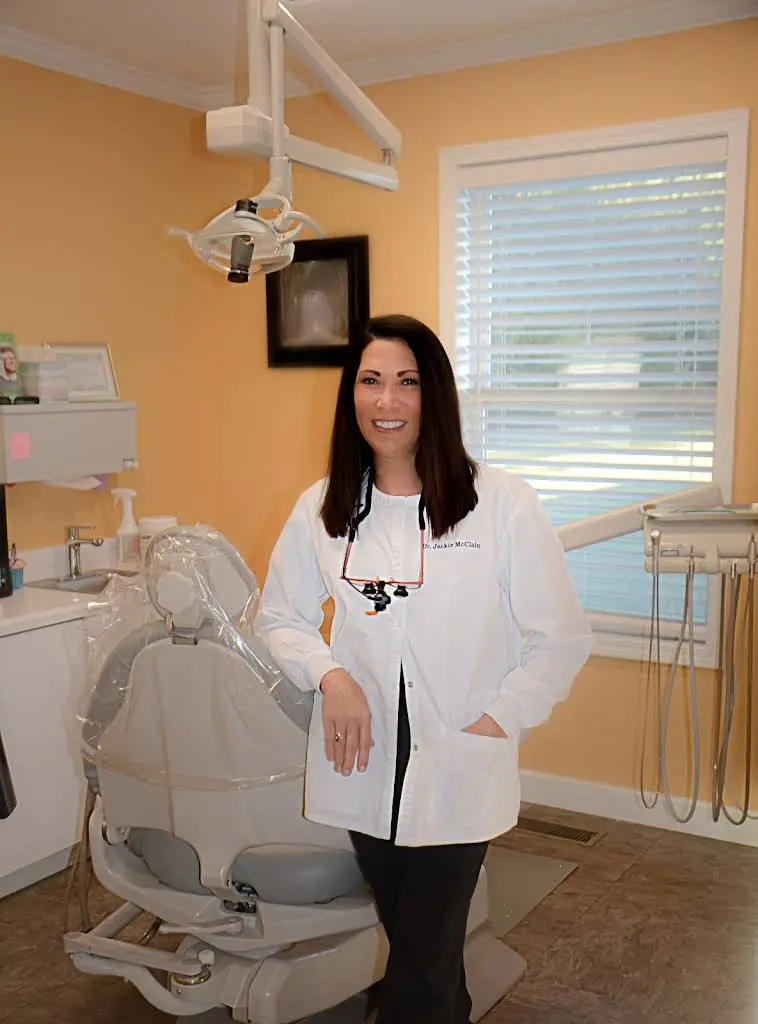 Mulberry Dental, PLLC - Professional dental clinic exterior with modern facilities