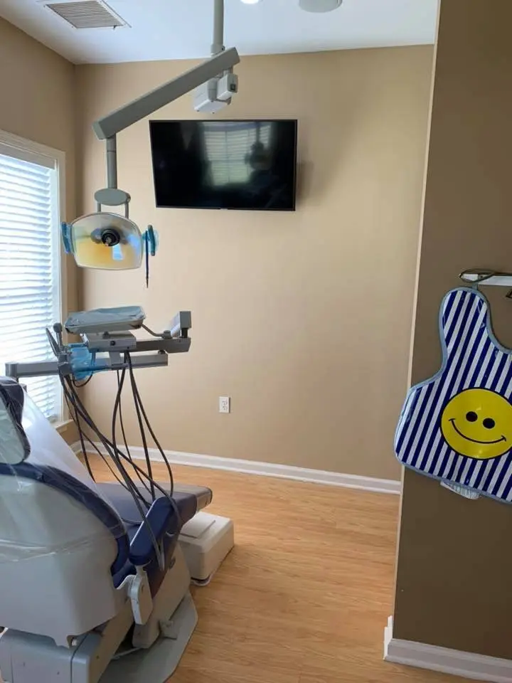 Dove Family Dentistry - Bartlett - Professional dental clinic exterior with modern facilities