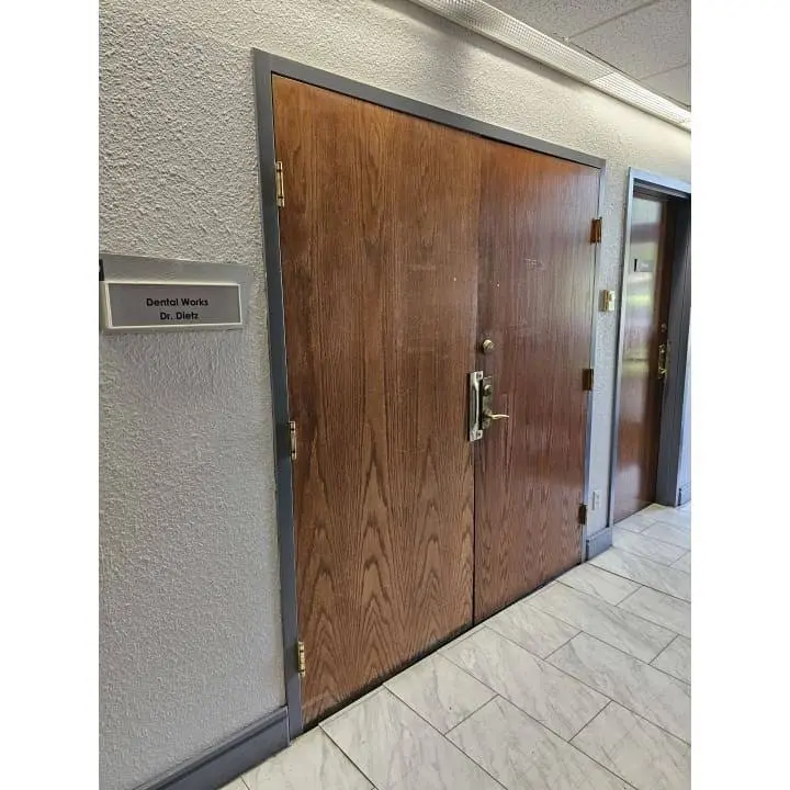 DentalWorks Memphis - Park Avenue - Professional dental clinic exterior with modern facilities