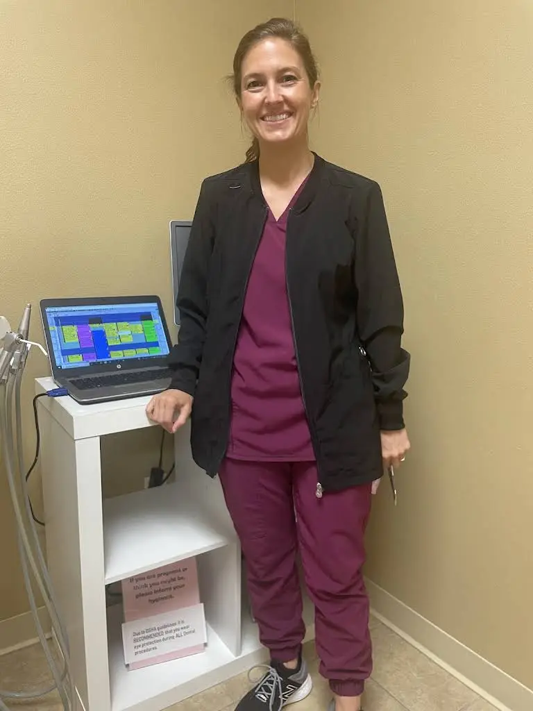 Barry Glenn, D.D.S. - Professional dental clinic exterior with modern facilities
