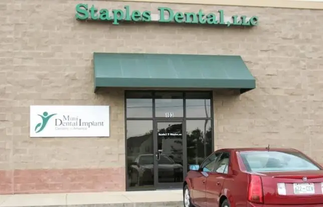 Randy Staples, DDS - Mini Implants Jackson - Professional dental clinic exterior with modern facilities