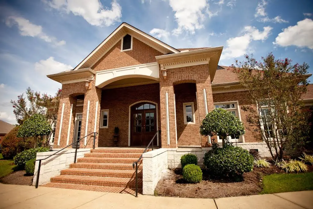 FMY Orthodontics - Professional dental clinic exterior with modern facilities