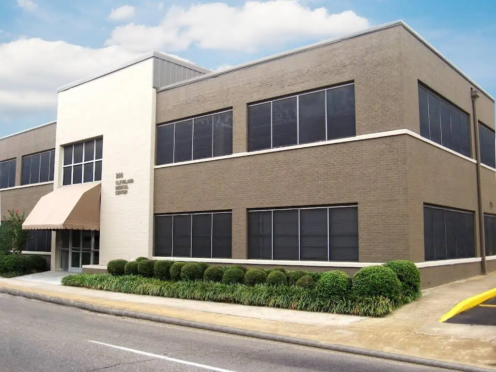 Scott Edwards, DDS - Professional dental clinic exterior with modern facilities