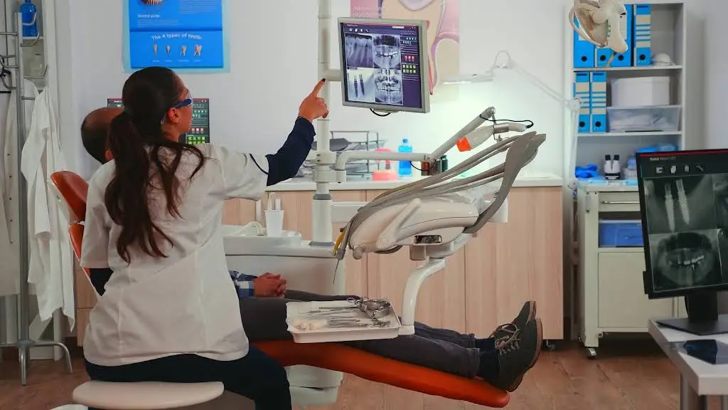 Emergency Dentist Memphis - Professional dental clinic exterior with modern facilities