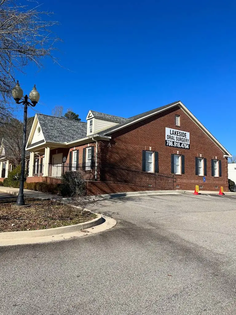 Lakeside Oral Surgery - Professional dental clinic exterior with modern facilities