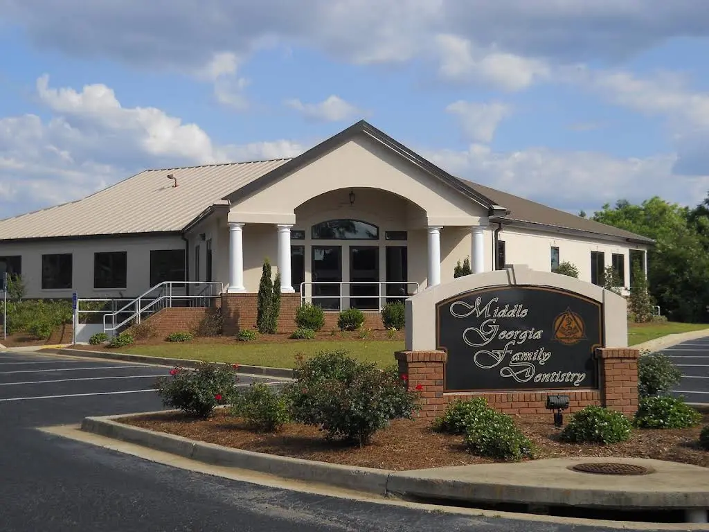 Middle Georgia Family Dentistry - Professional dental clinic exterior with modern facilities