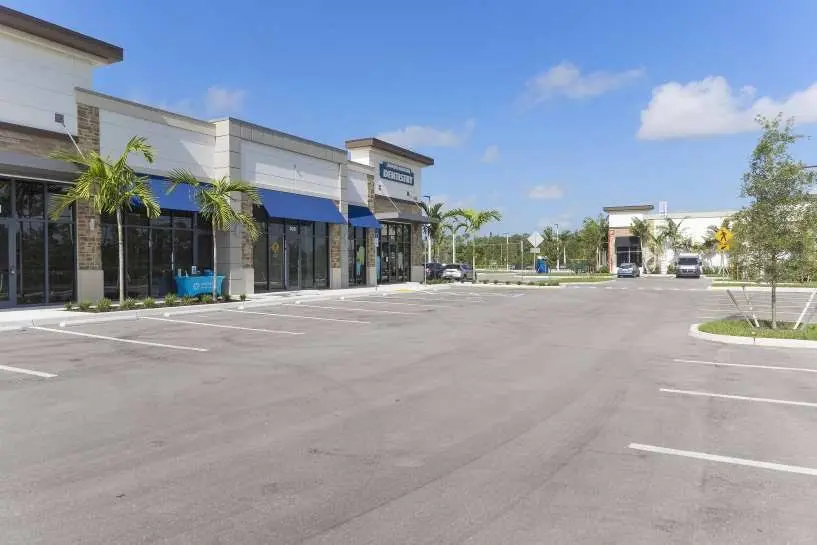 Naples Modern Dentistry - Professional dental clinic exterior with modern facilities