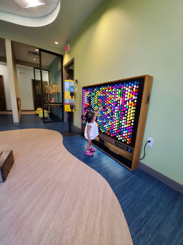 Everglades Pediatric Dentistry - Professional dental clinic exterior with modern facilities