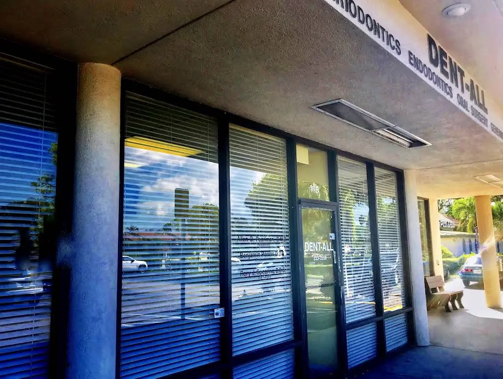 Making Awesome Smiles of Royal Palm Beach