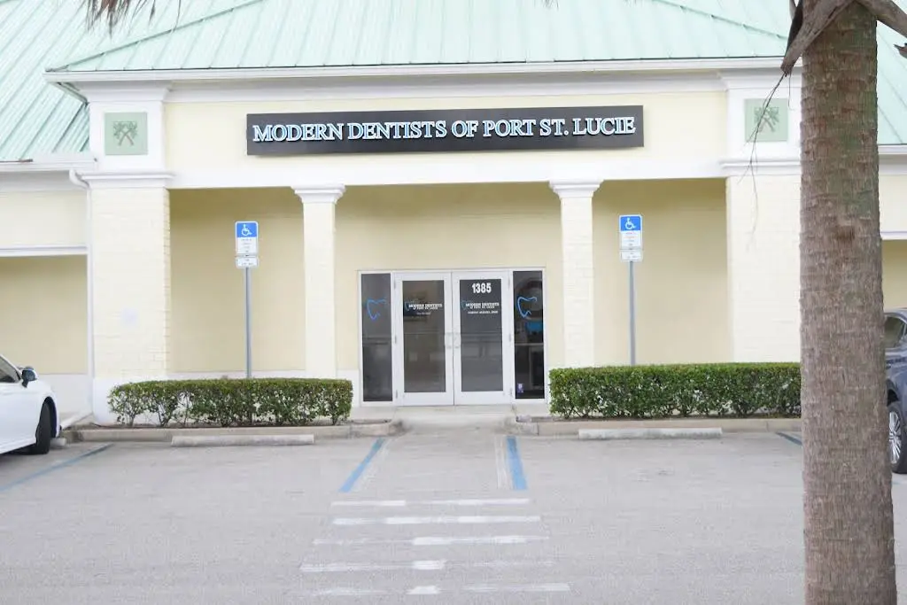 Modern Dentists of Port St. Lucie - Professional dental clinic exterior with modern facilities
