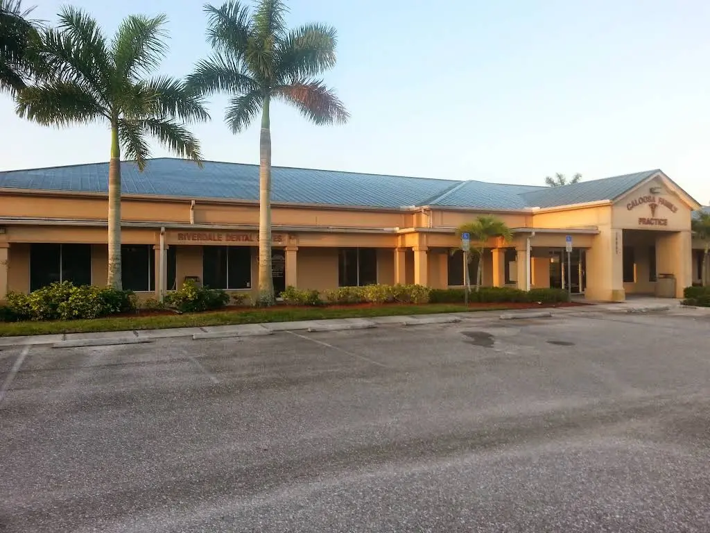 Riverdale Dental Suites - Professional dental clinic exterior with modern facilities
