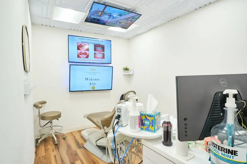 The Dental Boutique Fort Myers - Professional dental clinic exterior with modern facilities