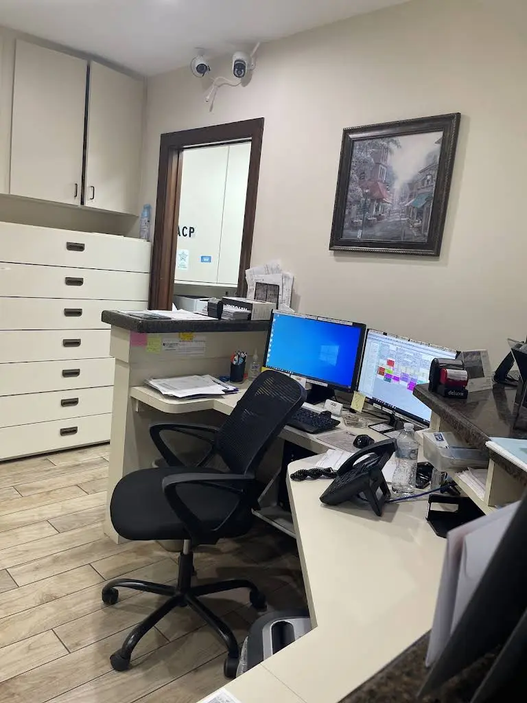 Coral Dental And Denture PA
