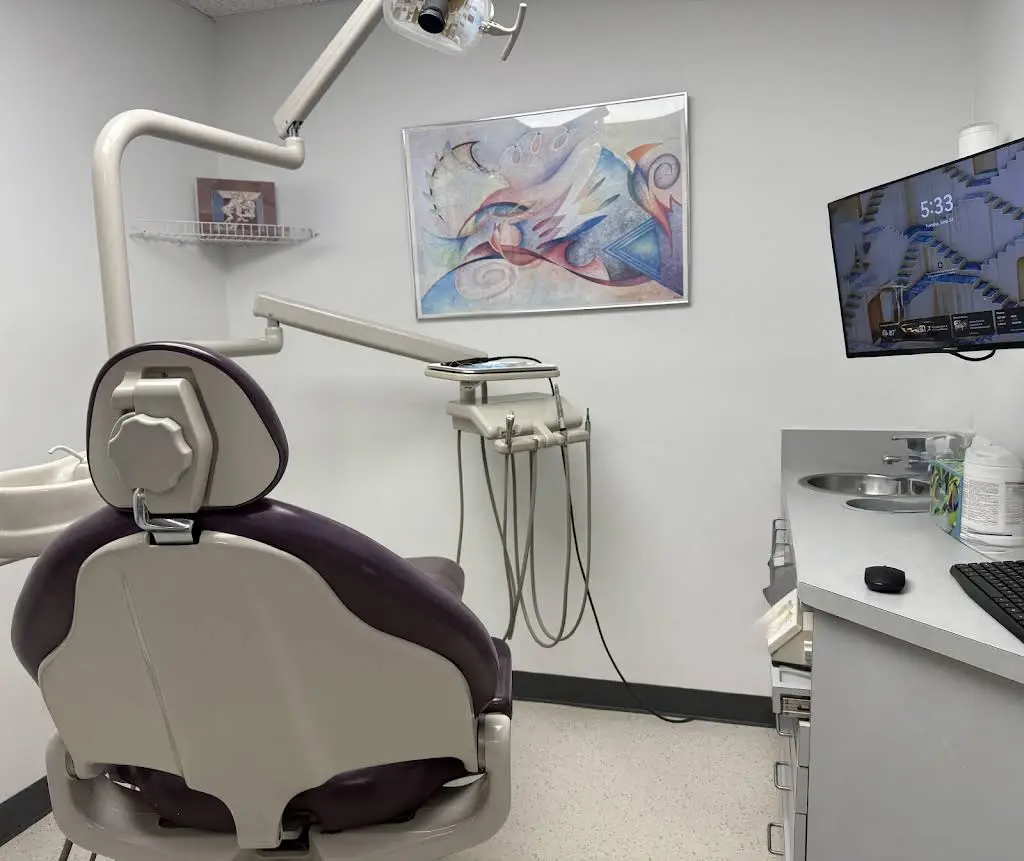 Gardens Implant and Cosmetic Dentistry